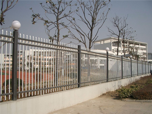 學(xué)校圍墻鋅鋼護(hù)欄,校園圍墻鋅鋼護(hù)欄,操場(chǎng)圍墻鋅鋼護(hù)欄